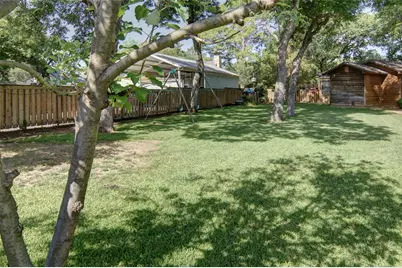 825 Elm Street, Graham, TX 76450 - Photo 32