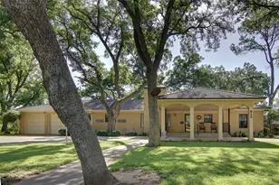 825 Elm St, Graham, TX 76450 - Photo 1