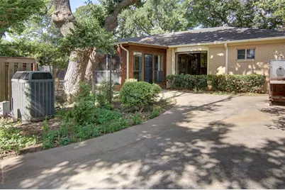 825 Elm Street, Graham, TX 76450 - Photo 26