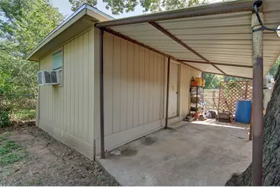 825 Elm Street, Graham, TX 76450 - Photo 30