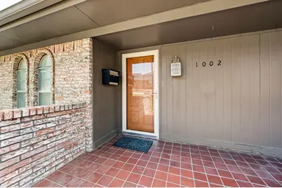 1002 Shady Brook Drive, Grapevine, TX 76051 - Photo 4