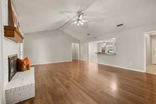 1002 Shady Brook Dr, Grapevine, TX 76051 - Photo 8
