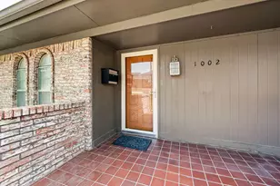 1002 Shady Brook Dr, Grapevine, TX 76051 - Photo 4
