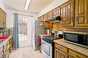 1032 Cherrywood Ln, Carrollton, TX 75006 - Photo 12