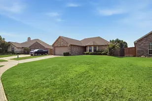 729 Countryside Dr, Aubrey, TX 76227 - Photo 4