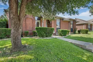978 Downey Dr, Lewisville, TX 75067 - Photo 2