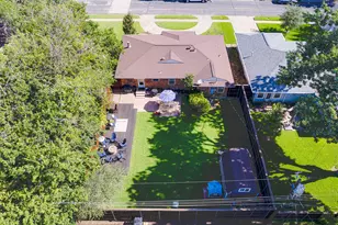 8835 Larchwood Dr, Dallas, TX 75238 - Photo 36