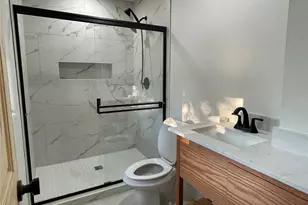 530 Sunnyside Ave, Cockrell Hill, TX 75211 - Photo 6