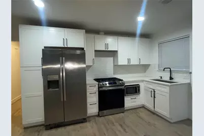 530 Sunnyside Avenue, Cockrell Hill, TX 75211 - Photo 4