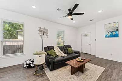 322 E Walnut Street, Hillsboro, TX 76645 - Photo 6