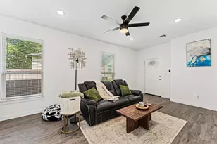 322 E Walnut St, Hillsboro, TX 76645 - Photo 6