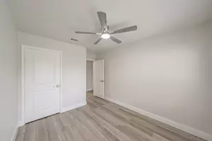749 W Redbud Dr, Hurst, TX 76053 - Photo 24