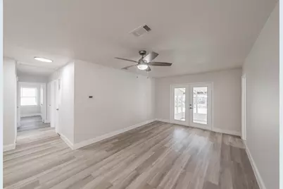 748 W Redbud Drive, Hurst, TX 76053 - Photo 20