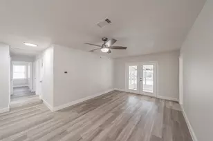 749 W Redbud Dr, Hurst, TX 76053 - Photo 20