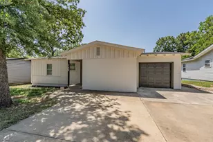 749 W Redbud Dr, Hurst, TX 76053 - Photo 2