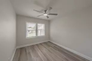 749 W Redbud Dr, Hurst, TX 76053 - Photo 22