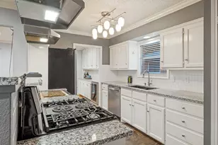 10615 Longmeadow Dr, Dallas, TX 75238 - Photo 10