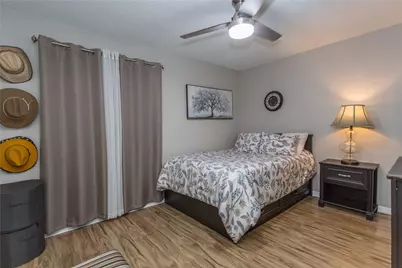33 E Townhouse Lane #30, Grand Prairie, TX 75052 - Photo 8