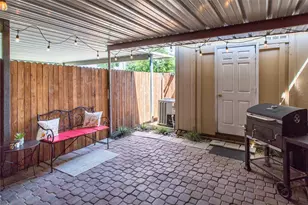 33 E Townhouse Ln, Grand Prairie, TX 75052 - Photo 12