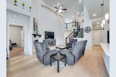2094 Creekbluff Circle, Lewisville, TX 75010 - Photo 4
