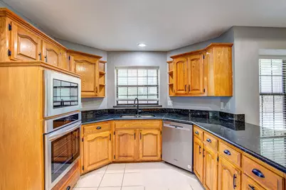 3914 Meadow Drive, Grapevine, TX 76051 - Photo 10