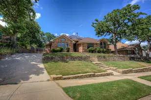 3914 Meadow Dr, Grapevine, TX 76051 - Photo 2