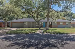 633 N McKown Ave, Sherman, TX 75092 - Photo 1