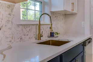 2635 Gladstone Dr, Dallas, TX 75211 - Photo 18