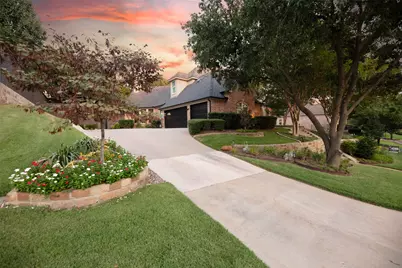805 Lake Breeze Drive, Highland Village, TX 75077 - Photo 2
