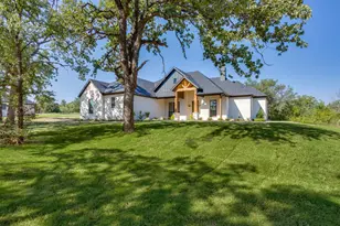 173 Oak Grv Wy, Springtown, TX 76082 - Photo 1