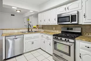 10504 Berry Knoll Dr, Dallas, TX 75230 - Photo 6
