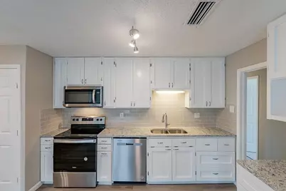 2112 Cedarcrest Drive, Carrollton, TX 75007 - Photo 2