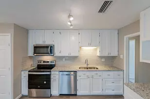 2112 Cedarcrest Dr, Carrollton, TX 75007 - Photo 2