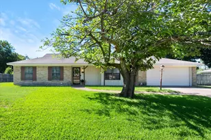 313 Wesley, Corsicana, TX 75110 - Photo 2