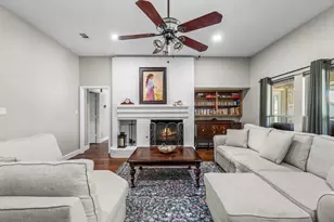241 Raintree Dr, Highland Village, TX 75077 - Photo 8