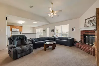 1621 Brookleaf Drive, Arlington, TX 76018 - Photo 4