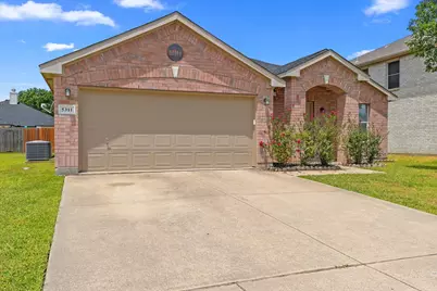 5311 Freestone Drive, Grand Prairie, TX 75052 - Photo 4