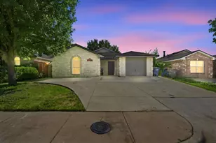2534 Las Villas Ave, Dallas, TX 75211 - Photo 24