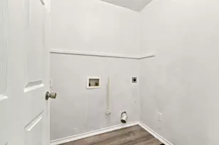 2534 Las Villas Ave, Dallas, TX 75211 - Photo 10