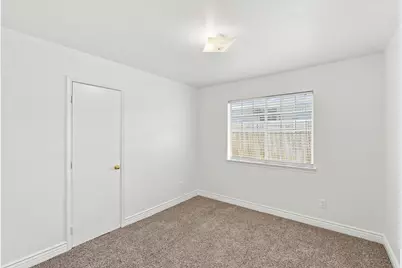2534 Las Villas Avenue, Dallas, TX 75211 - Photo 6