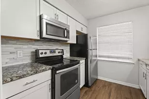 429 Johnson St, Longview, TX 75602 - Photo 2