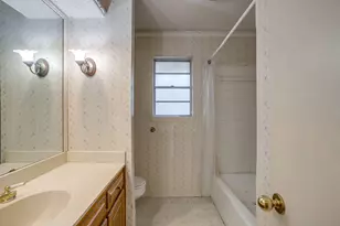 3410 Woodford Dr, Arlington, TX 76013 - Photo 6