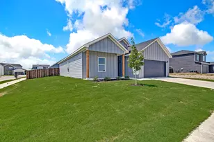 213 Marble Creek Dr, Fort Worth, TX 76131 - Photo 1