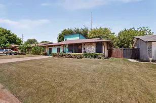 4651 Timberwood Dr, Dallas, TX 75211 - Photo 2