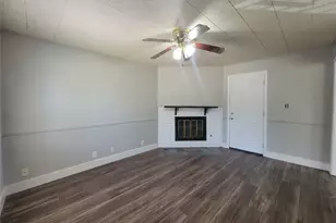 829 E Mustang St, Crowley, TX 76036 - Photo 8