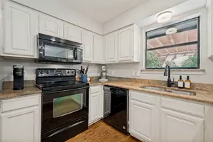 8420 Christie Dr, Frisco, TX 75033 - Photo 10