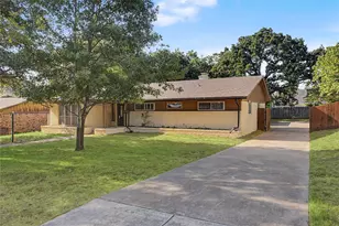 7232 Monterrey Dr, Fort Worth, TX 76112 - Photo 2