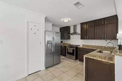 714 NW 6th Street, Grand Prairie, TX 75050 - Photo 8