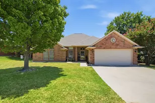 1703 Oakmeadow Dr, Decatur, TX 76234 - Photo 2