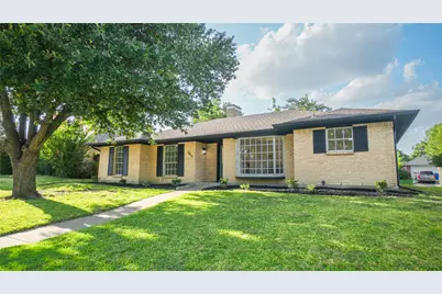 1917 Middle Glen Drive, Carrollton, TX 75007 - Photo 36